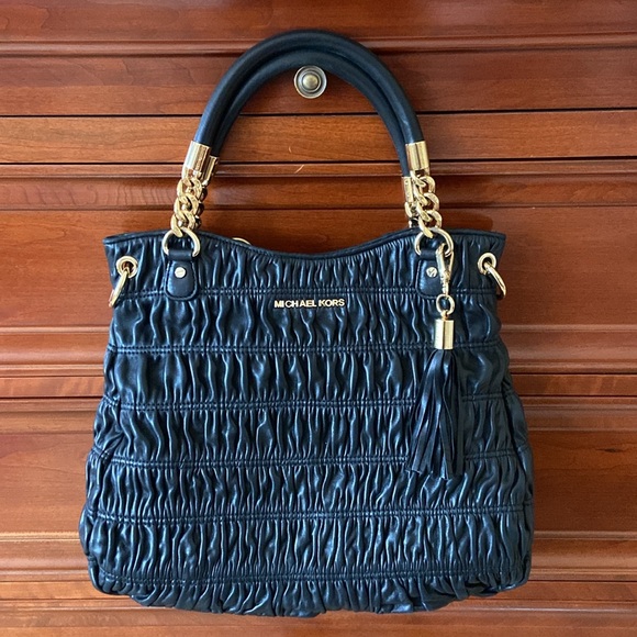 MICHAEL KORS BLACK QUILTED BAG! - Picture 7 of 10